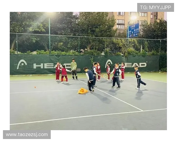 重庆网球队在城市联赛中的节奏表现分析与战术探讨 重庆网球队在城市联赛中的节奏表现分析与战术探讨